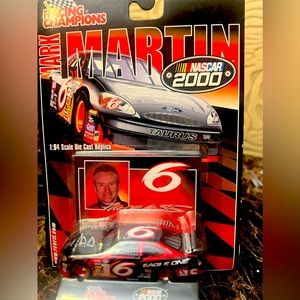 Nascar 2000 racing Champions #6 Mark Martin 1:64 Scale Die Cast Replica